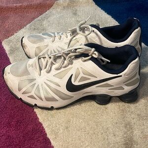 Men’s Nike shoes size 11